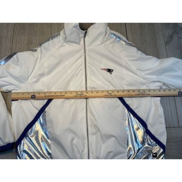 New England Patriots Women's XXL The Wild Collective White Full-Zip Jacket New - Picture 3 of 4